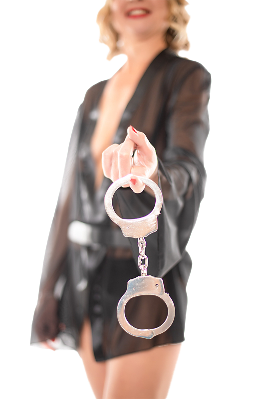 Domina Lilith Handschellen